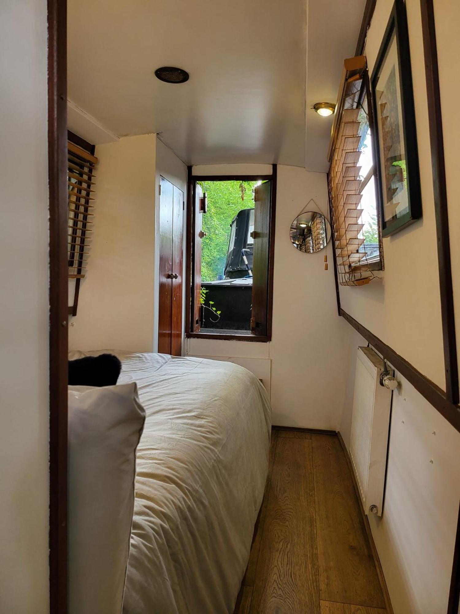 Lovely Canal Boat In Little Venice For Family & Friends London Bagian luar foto