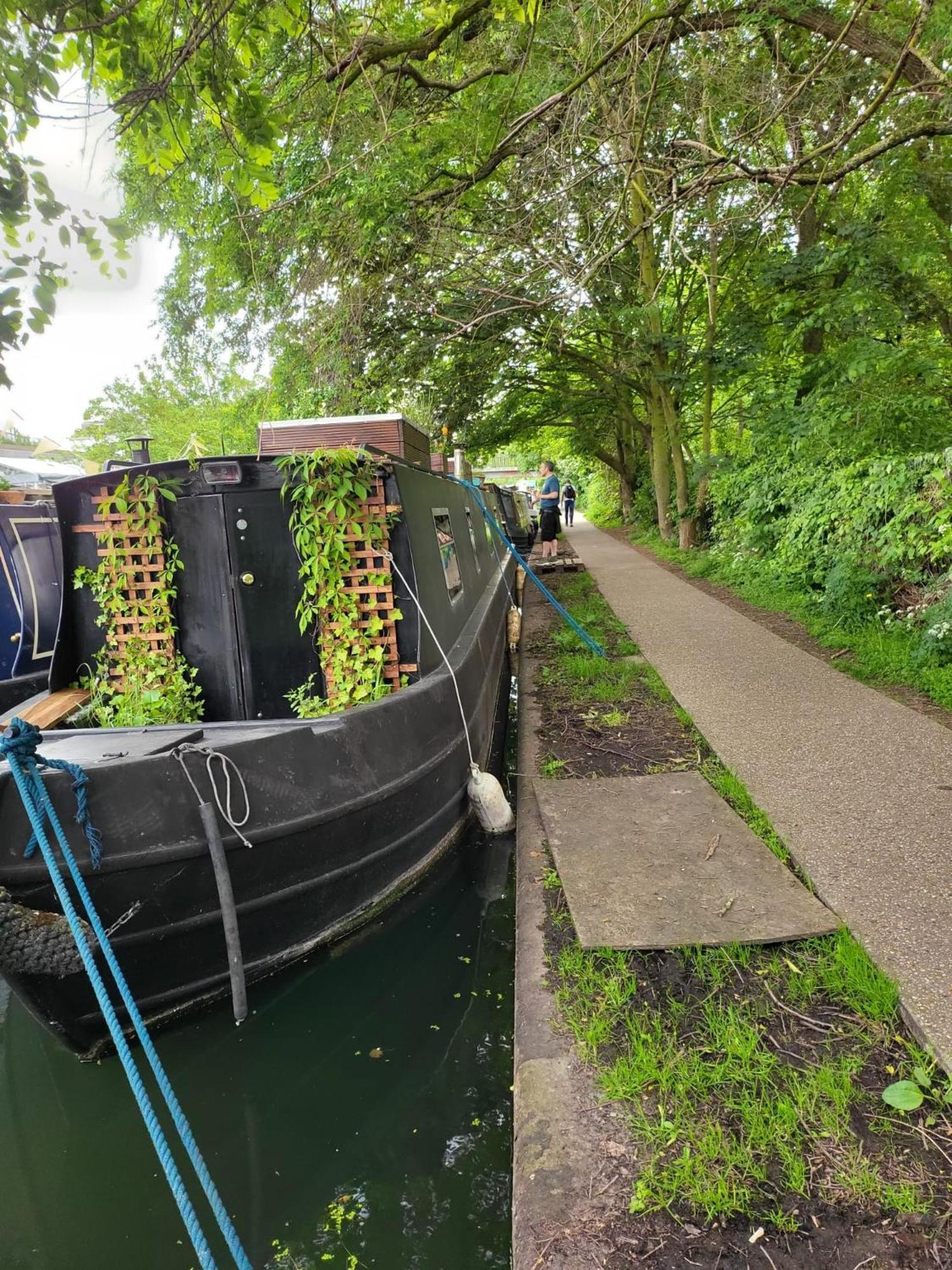 Lovely Canal Boat In Little Venice For Family & Friends London Bagian luar foto