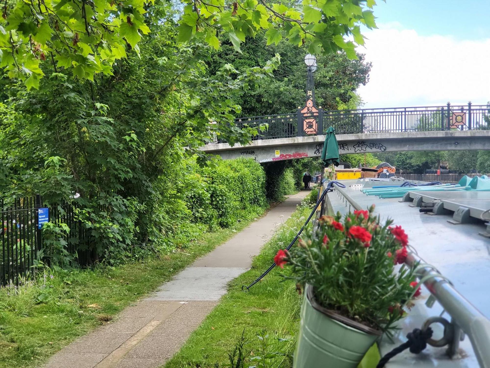 Lovely Canal Boat In Little Venice For Family & Friends London Bagian luar foto